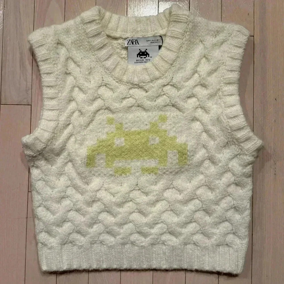 ZARA Limited Edition Chunky Cable Knit Space Invaders Sweater Vest - Size S - Picture 4 of 6
